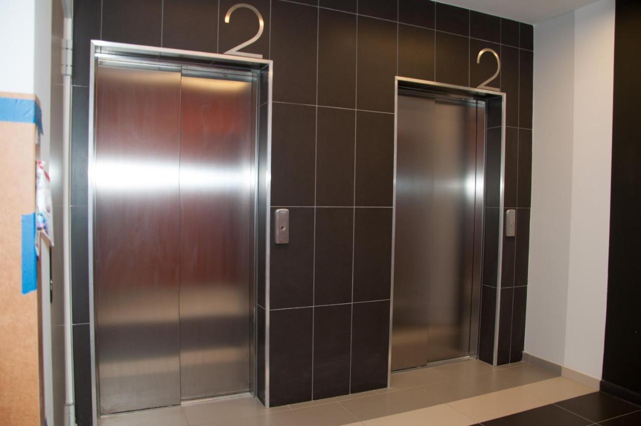 Apartament Cybernetyki Mokotów Varsó Kültér fotó