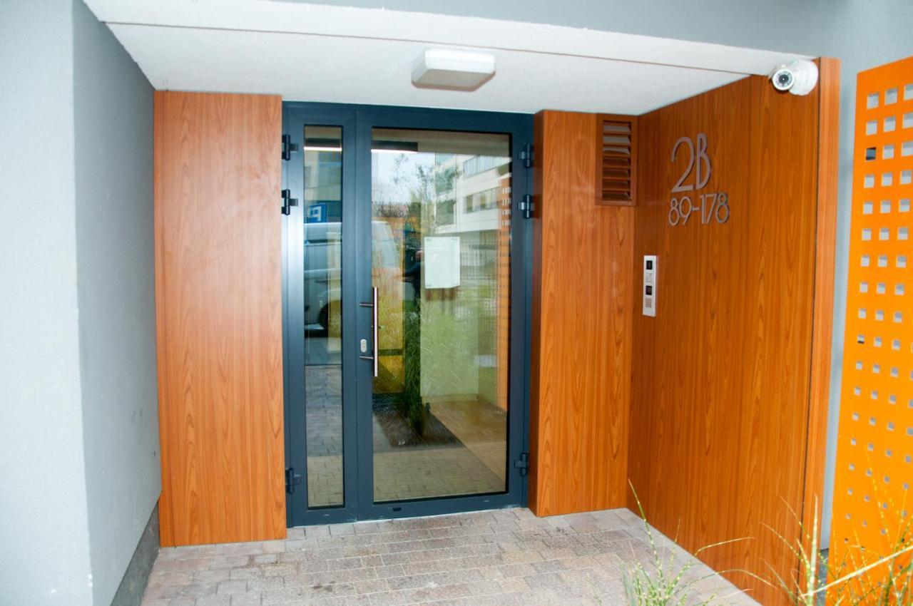 Apartament Cybernetyki Mokotów Varsó Kültér fotó